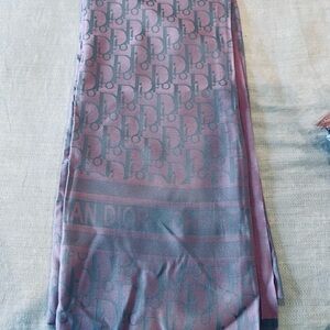 New Fancy Pink and Gray Scarf
74x28”